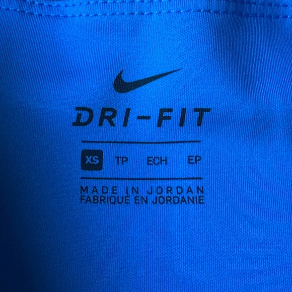 NEW Nike One Women’s Tight Fit Mid Rise 7/8 Length Colorblock Leggings size XS - Picture 3 of 10